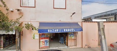 Fachada del Bazar Raquel — toldo en Las Mariposas 1731, Independencia